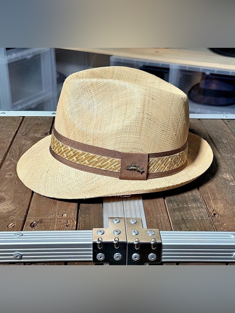 Tommy Bahama 100% Raffia Straw Fedora Panama Hat Marlin Pin 58cm 7 1/4